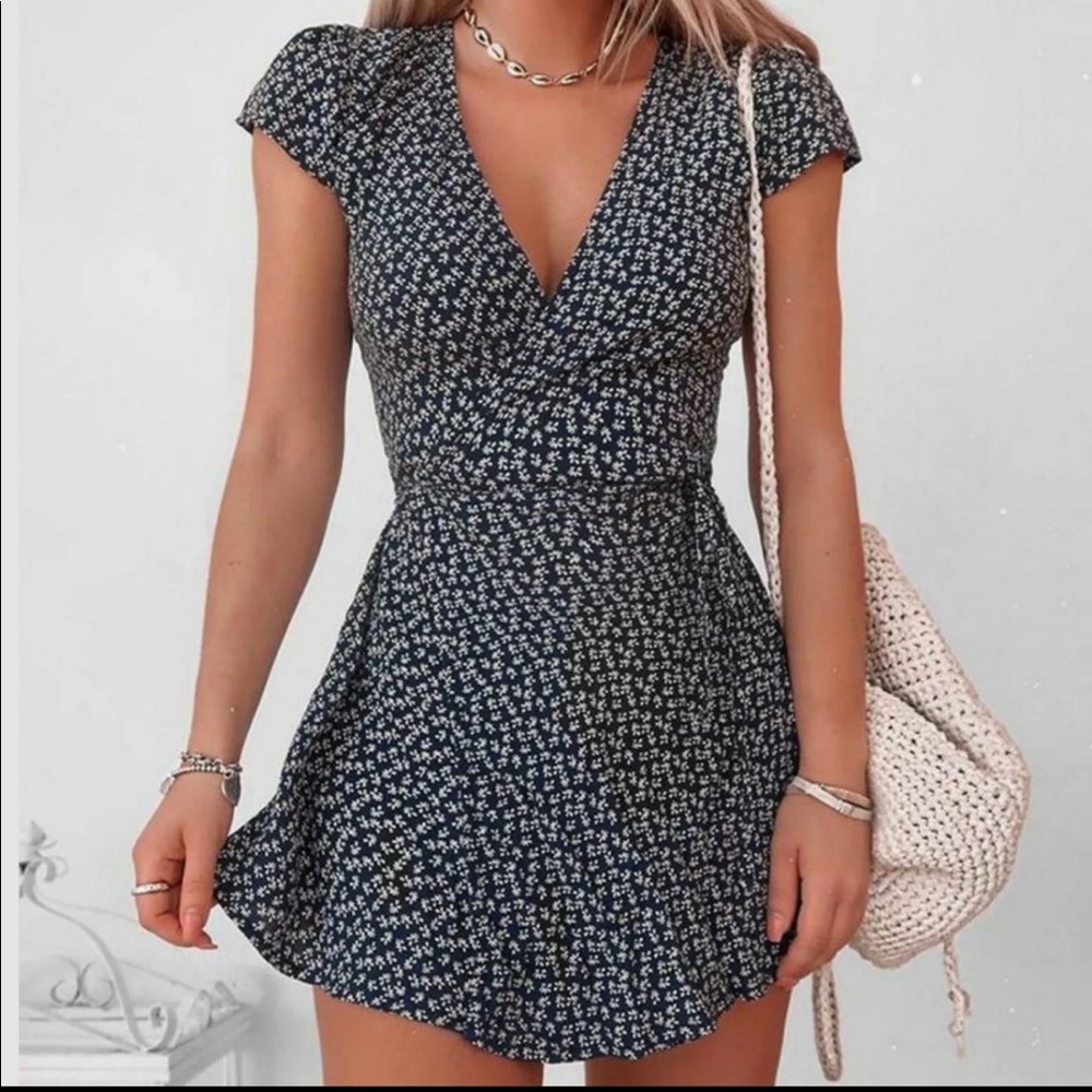 Brandy Melville Robbie Dress